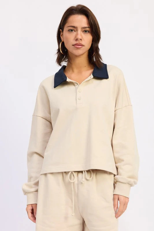 CONTRAST COLLAR PULLOVER TOP